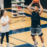 シューズ選びで迷う前に。大阪HOOP7で始める「持たない」バスケ再開術